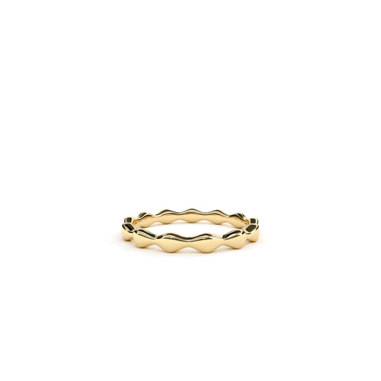 Pinch me stack ring in yellow gold